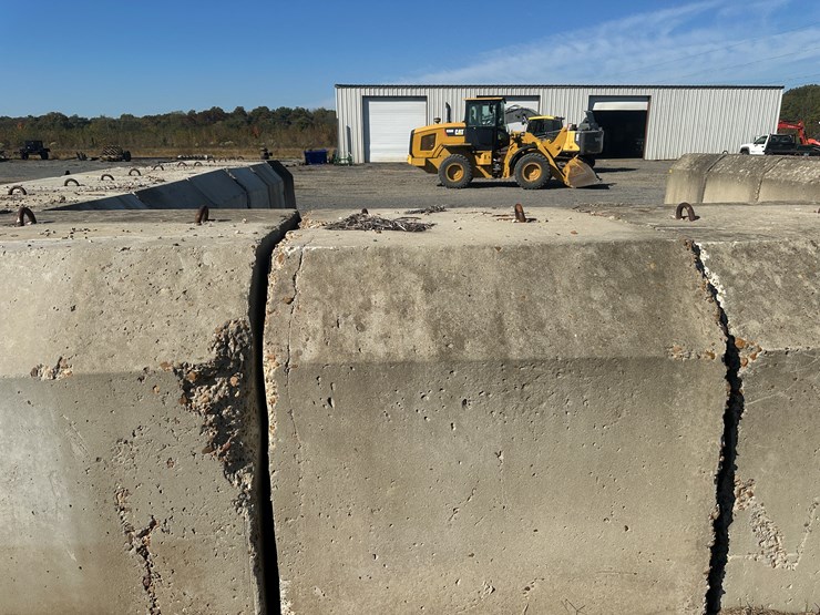 #32728-•-lot-of-(13)-~57"x80"-concrete-culvert-sectionss-image-8