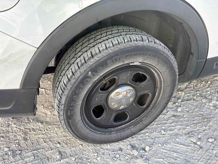 2018-ford-explorer-image-24