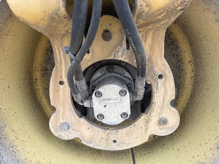 2009-dynapac-cc900-image-38