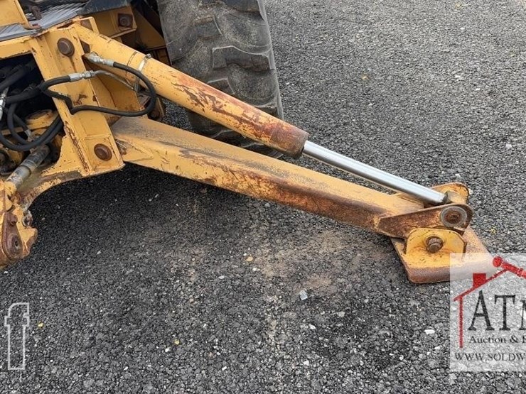 1996-ford-555d-image-9