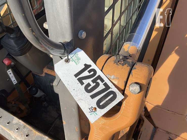 2010-case-450-image-23