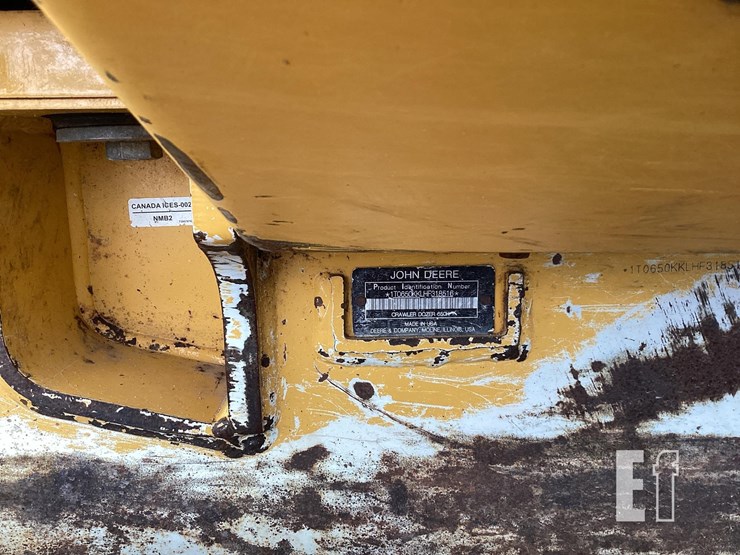 2017-deere-650k-lgp-image-21