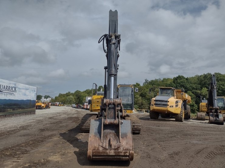 deere-250g-lc-image-2