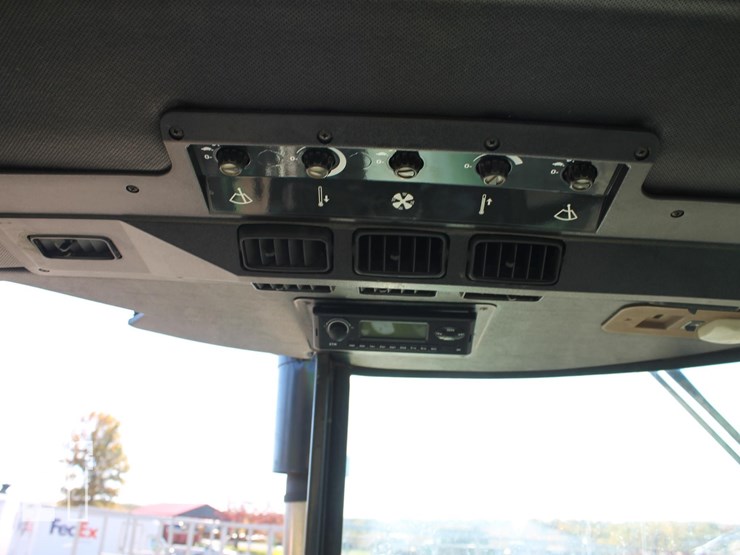 john-deere-4440-image-12