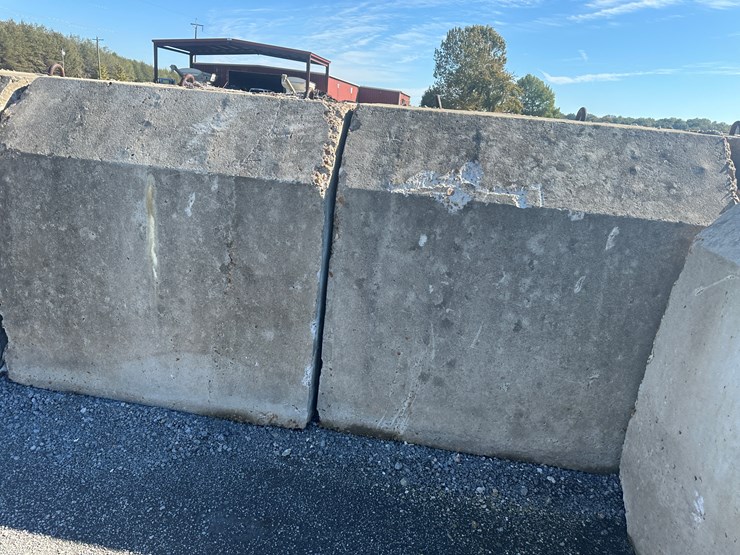 #32728-•-lot-of-(13)-~57"x80"-concrete-culvert-sectionss-image-22