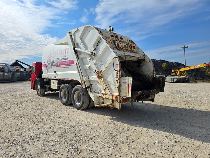 2001-mack-le613-image-16