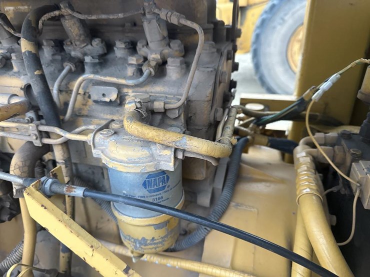 2017-caterpillar-cs-323-image-21