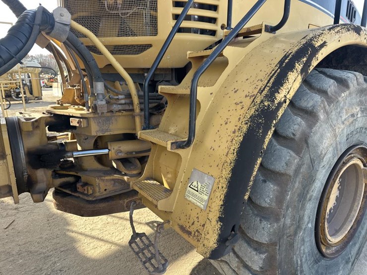 2005-caterpillar-740-image-16