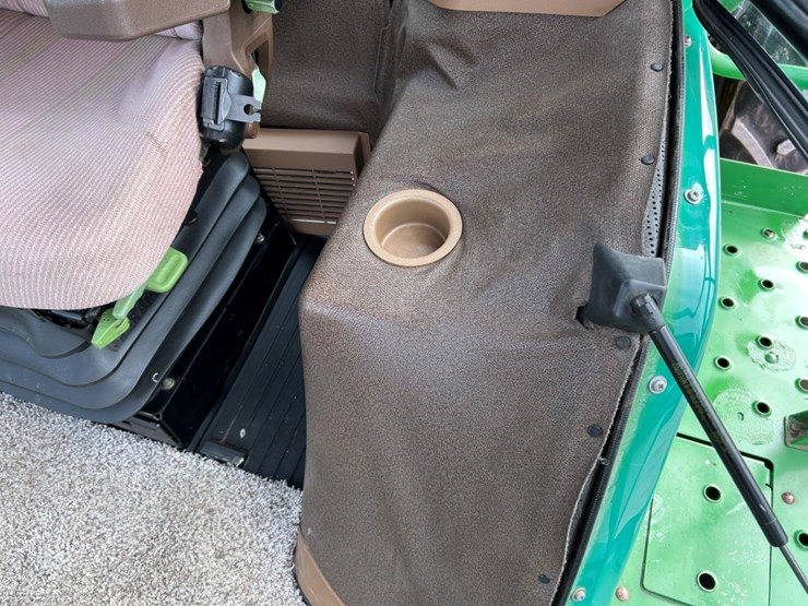 2012-john-deere-4940-image-38