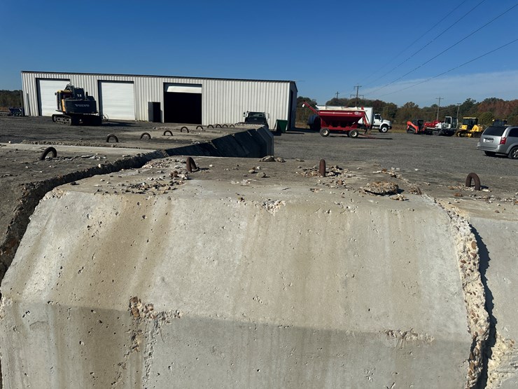 #32725-•-lot-of-(13)-~57"x80"-concrete-culvert-sections-image-10