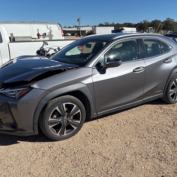 #24567 • 2020 LEXUS UX250H