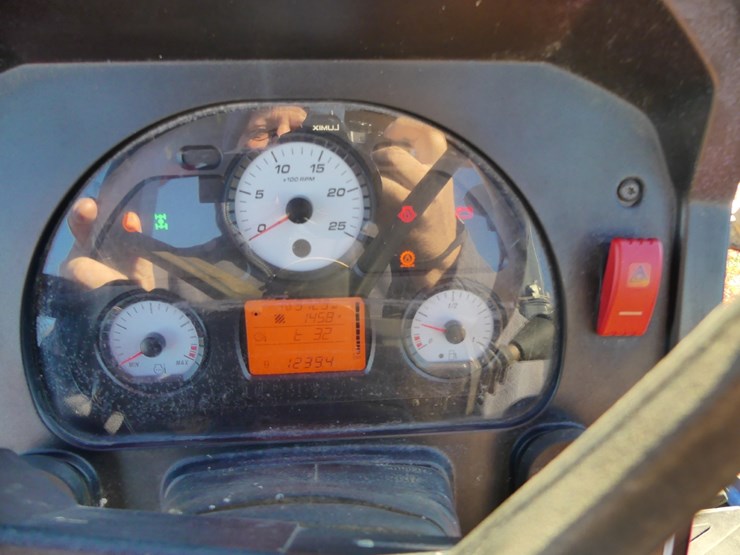 massey-ferguson-4710-image-17