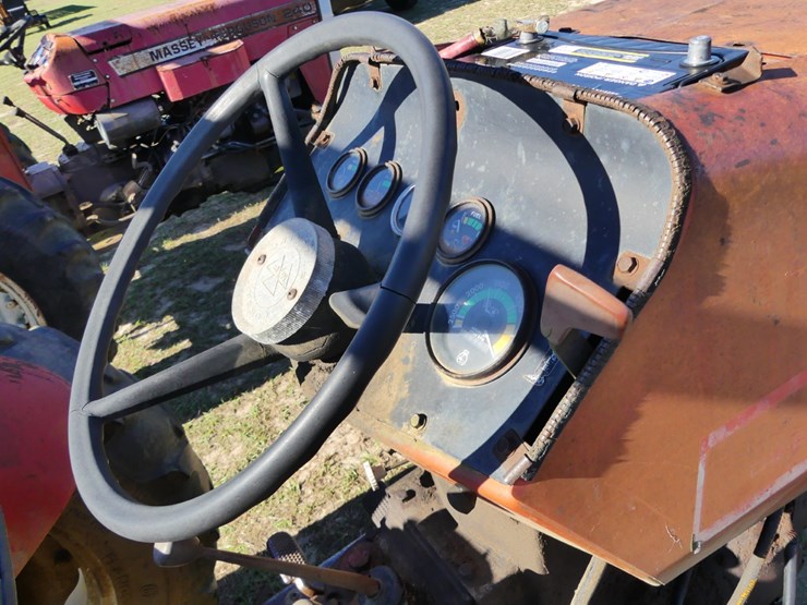 massey-ferguson-230-image-12