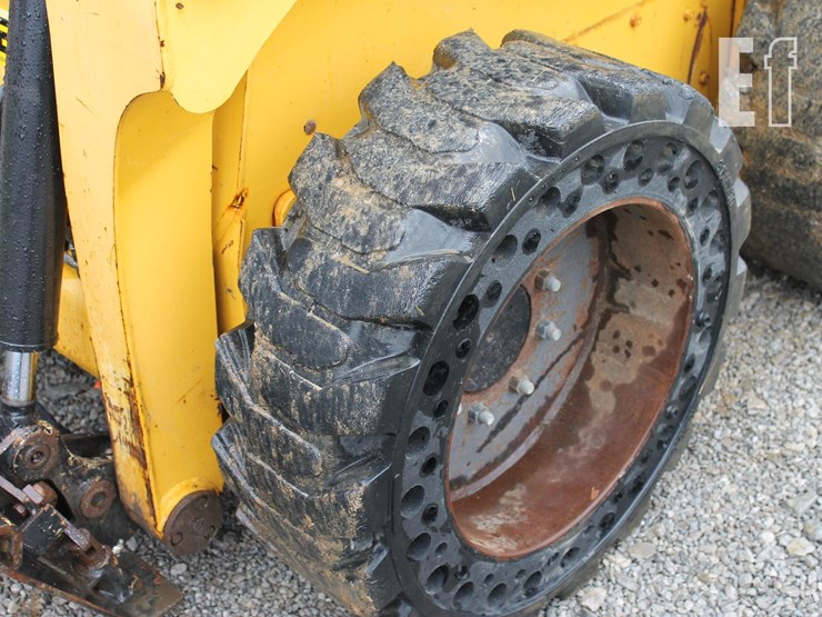 2021-gehl-r165-image-2