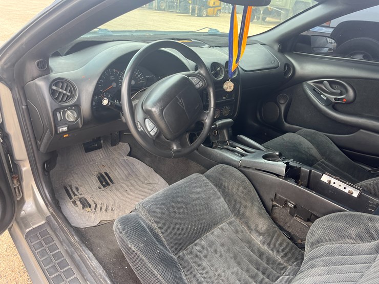 #15939-•-2001-pontiac-firebird-|-for-parts/repairs-image-9