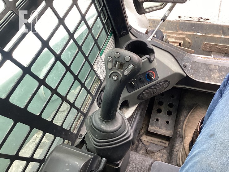 2016-bobcat-s770-image-13