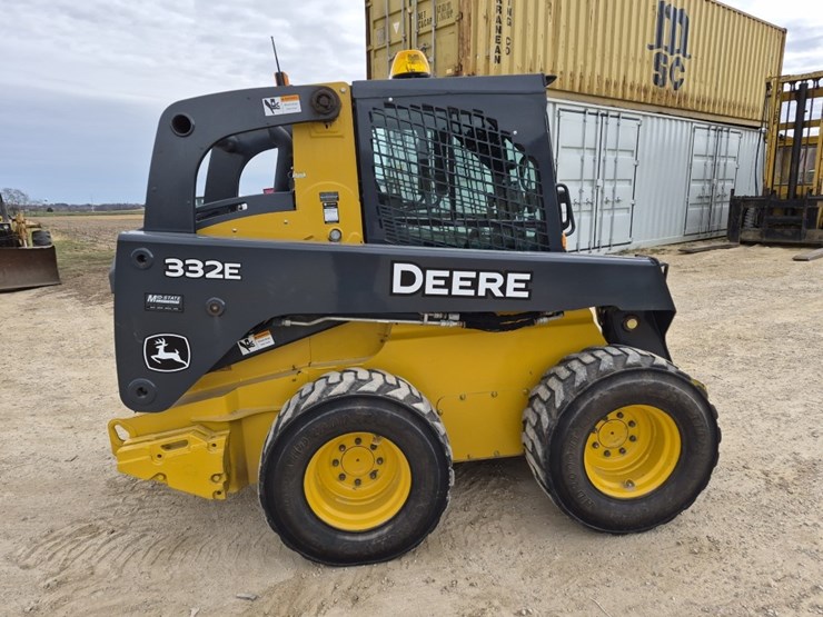 deere-332e-image-7