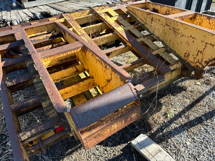 #32818-•-18'-t/a-pintle-hitch-equipment-trailer-image-34