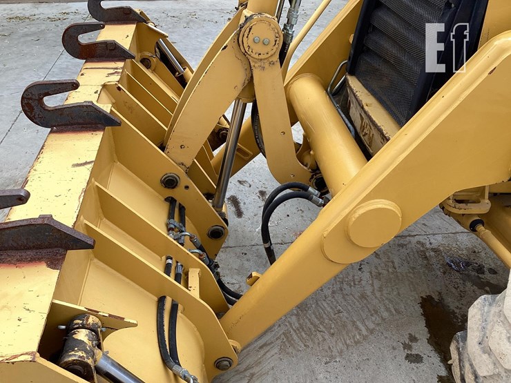 2004-caterpillar-416d-image-10