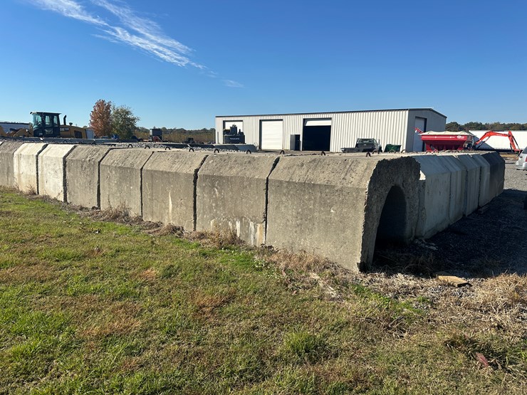 #32725-•-lot-of-(13)-~57"x80"-concrete-culvert-sections-image-2
