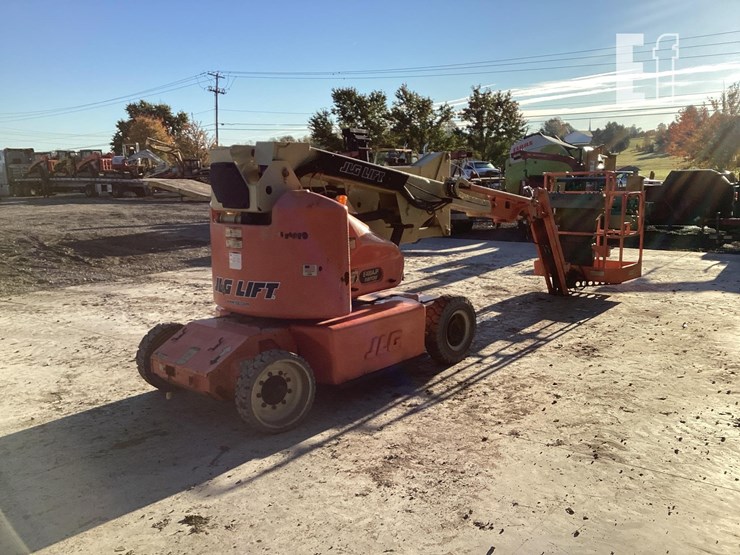 2008-jlg-e400ajpn-image-4