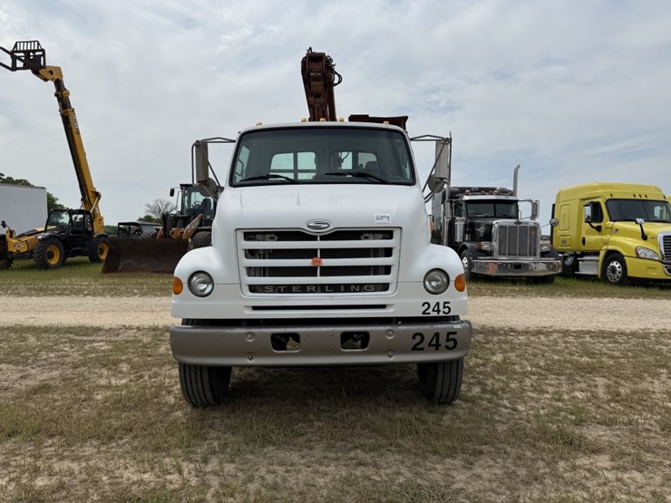 #2898-•-2005-sterling-debris-truck-image-3