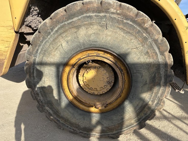 2005-caterpillar-740-image-57