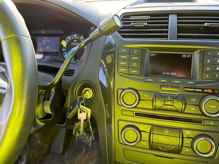 2018-ford-explorer-image-15