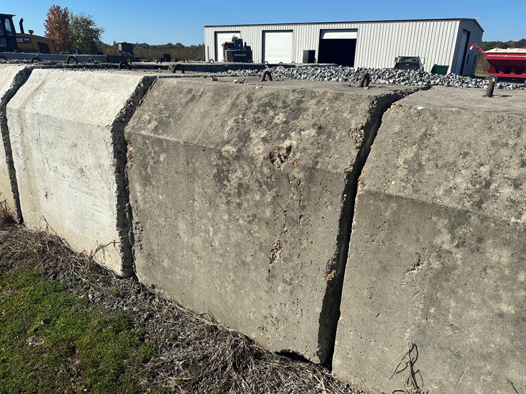 #32725-•-lot-of-(13)-~57"x80"-concrete-culvert-sections-image-15