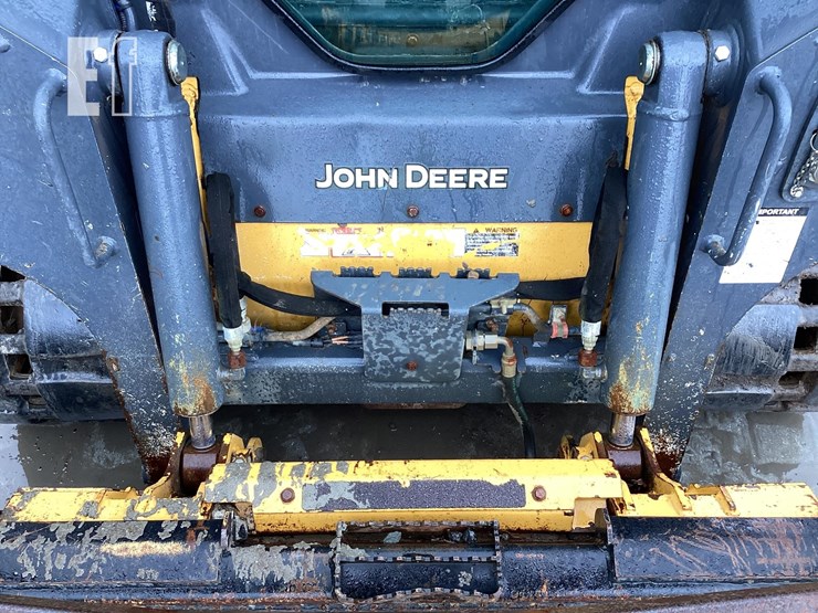 2020-deere-317g-image-10