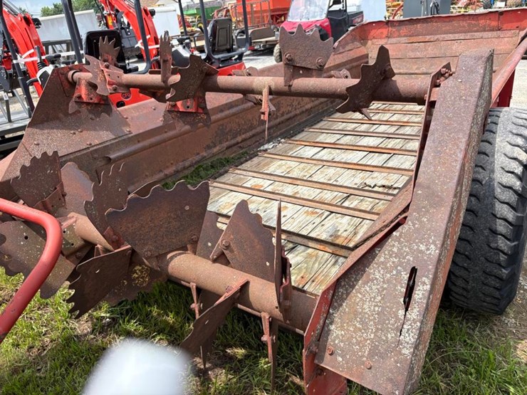 new-holland-518-image-9