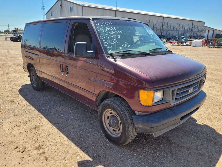 2004-ford-e150-image-2