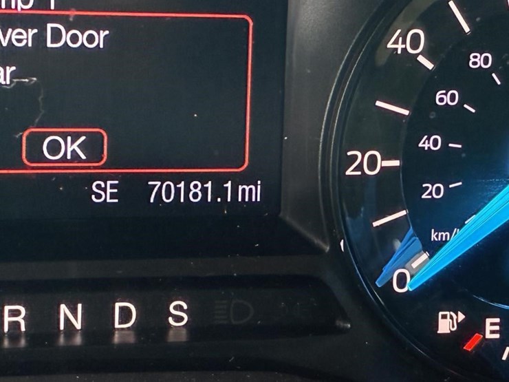 2016-ford-explorer-image-16