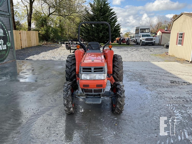 1995-kubota-l2900-image-7