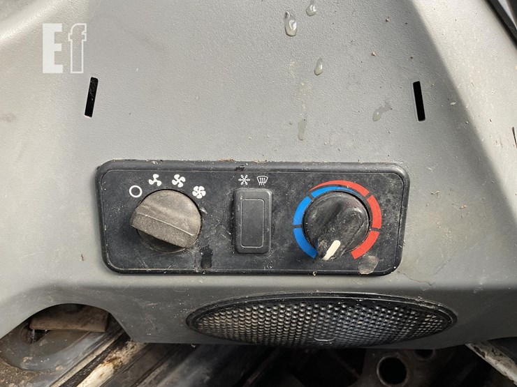 2017-bobcat-s570-image-14