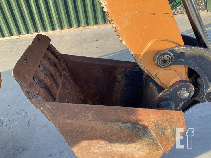 2022-case-580sn-image-13