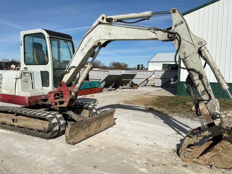 takeuchi-tb145-image-7