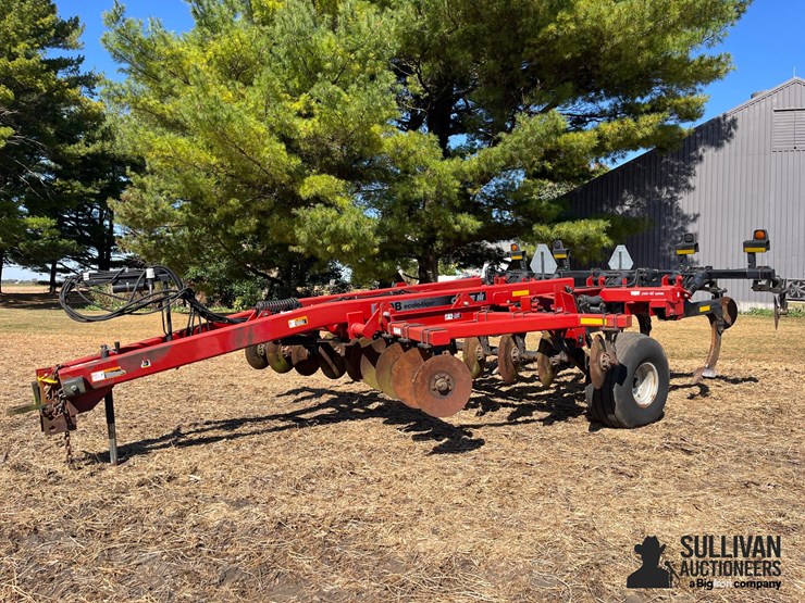 case-ih-530b-ecolo-tiger-9-shank-disk-ripper-image-1