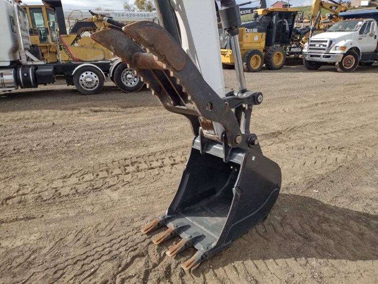 21-bobcat-e88-image-19