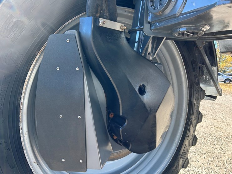 2016-ag-chem-rg1100b-image-94