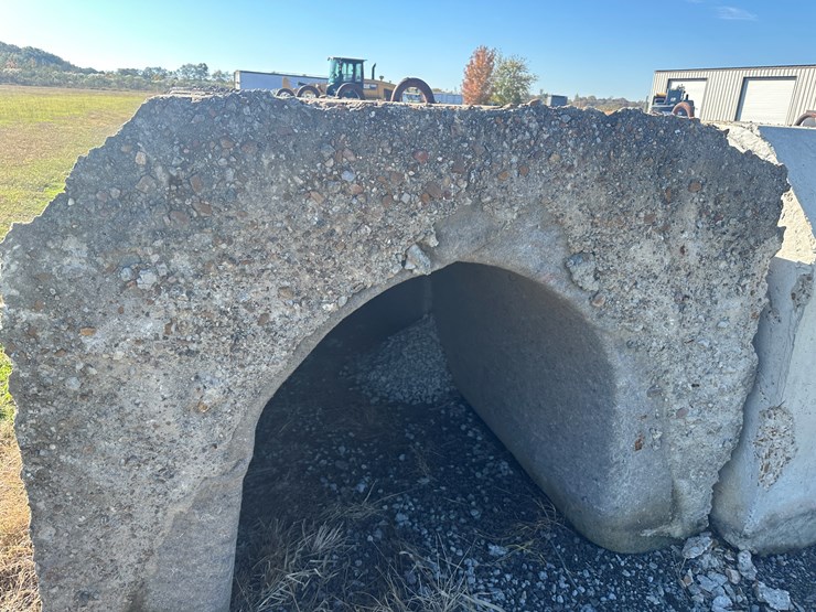 #32725-•-lot-of-(13)-~57"x80"-concrete-culvert-sections-image-22