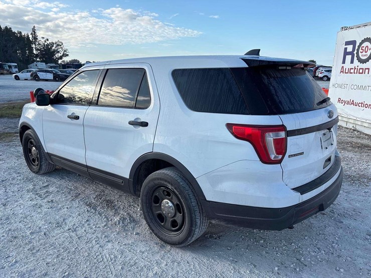 2018-ford-explorer-image-4