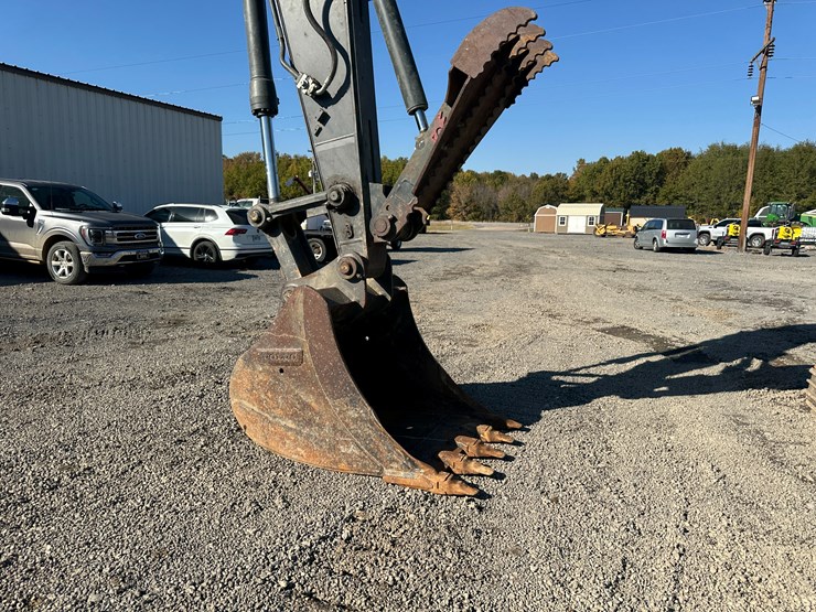 #32825-•-volvo-ec200e-crawler-excavator-image-36