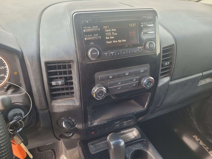 2013-nissan-titan-image-12