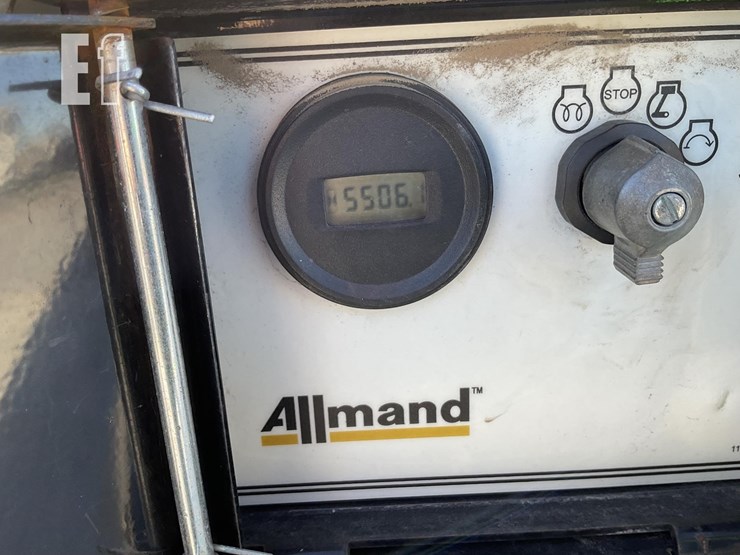 2019-allmand-bros-night-lite-v-series-image-13