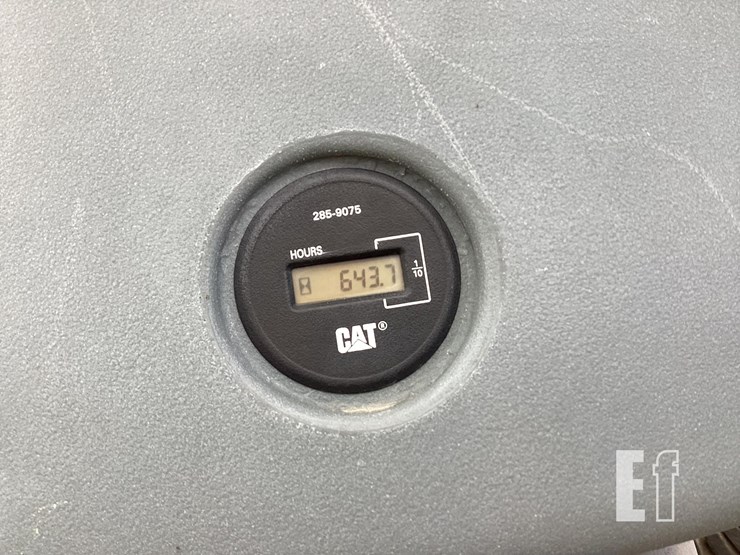 2004-caterpillar-416d-image-16