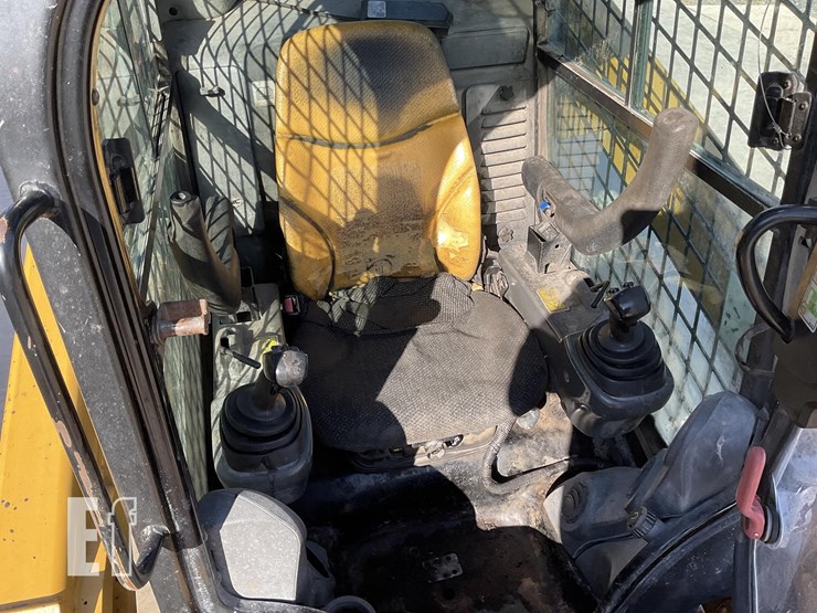 2018-caterpillar-272d2-xhp-image-12