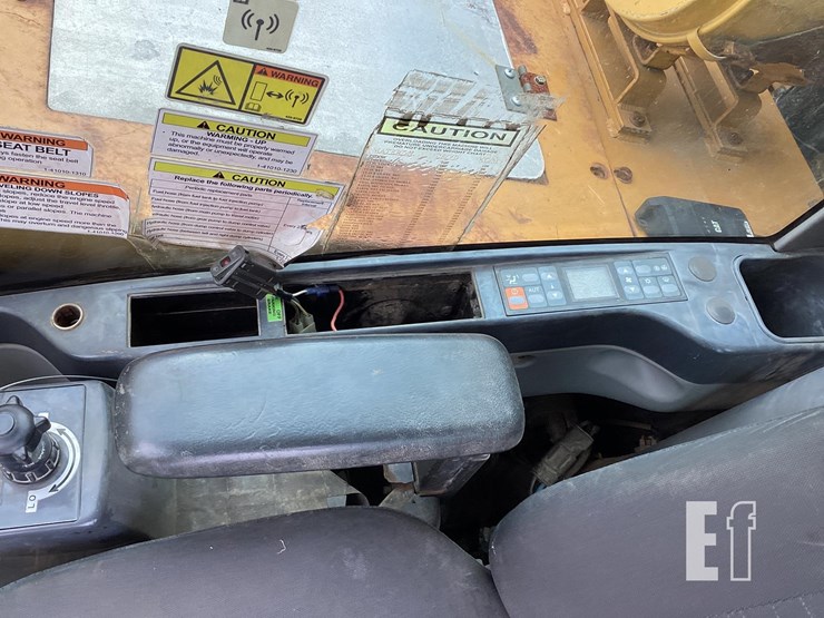 2015-morooka-mst2200vd-image-12