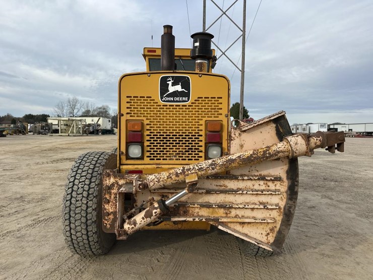 1989-john-deere-6-image-4