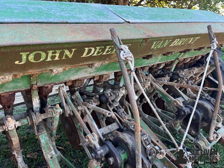 john-deere-8-image-12